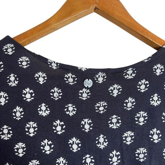 3 for $30! Billabong patterned romper. Size small - Picture 8 of 11